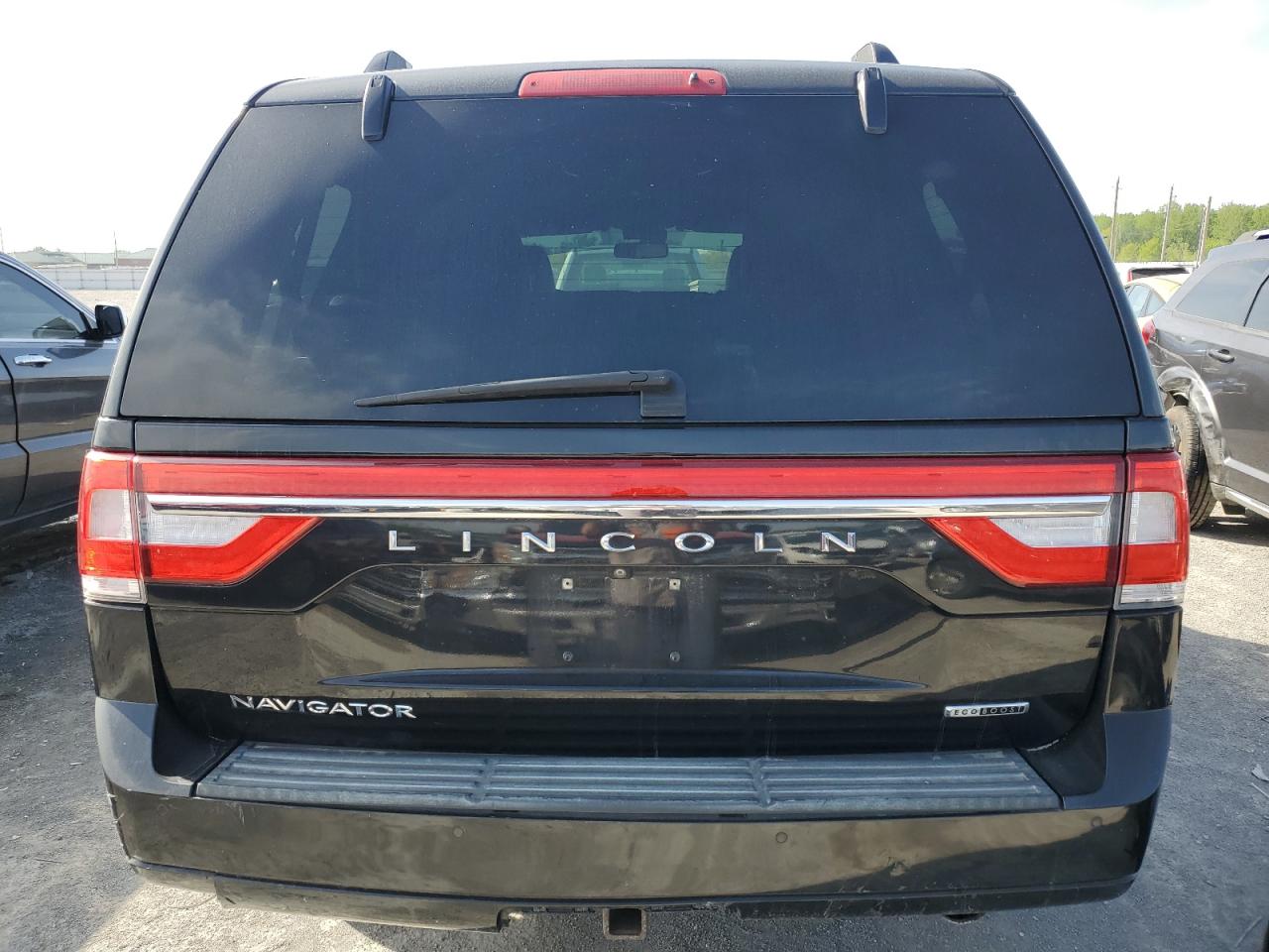 5LMJJ2HT8FEJ01352 2015 Lincoln Navigator