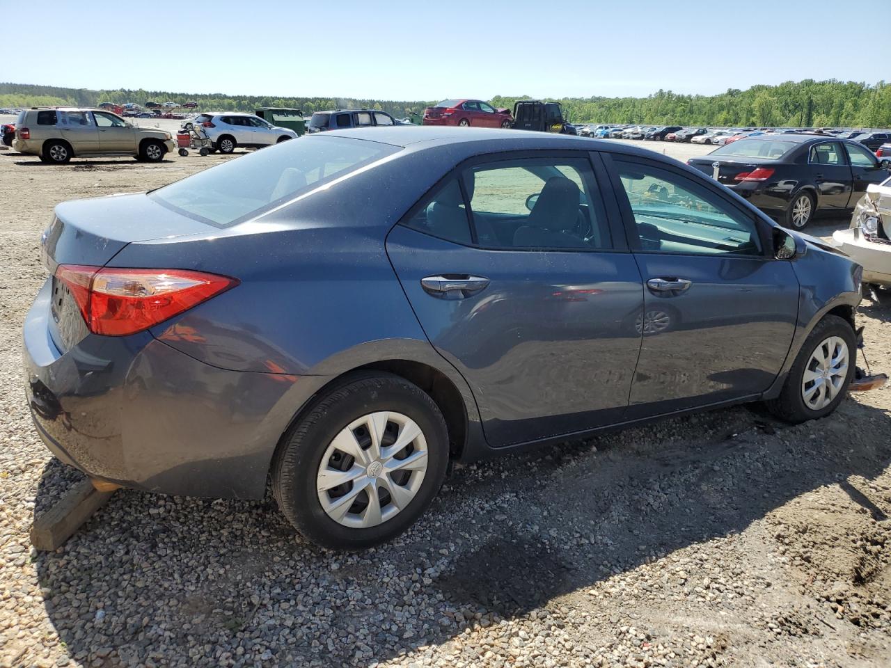 2018 Toyota Corolla L vin: 5YFBURHEXJP852204