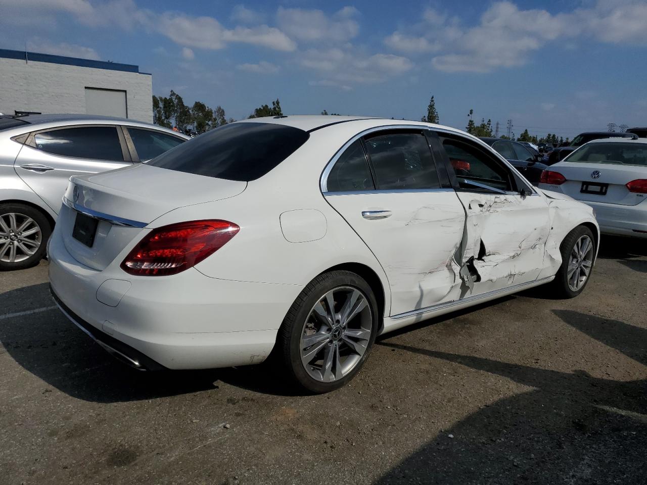 55SWF4HB2JU270516 2018 Mercedes-Benz C 350E