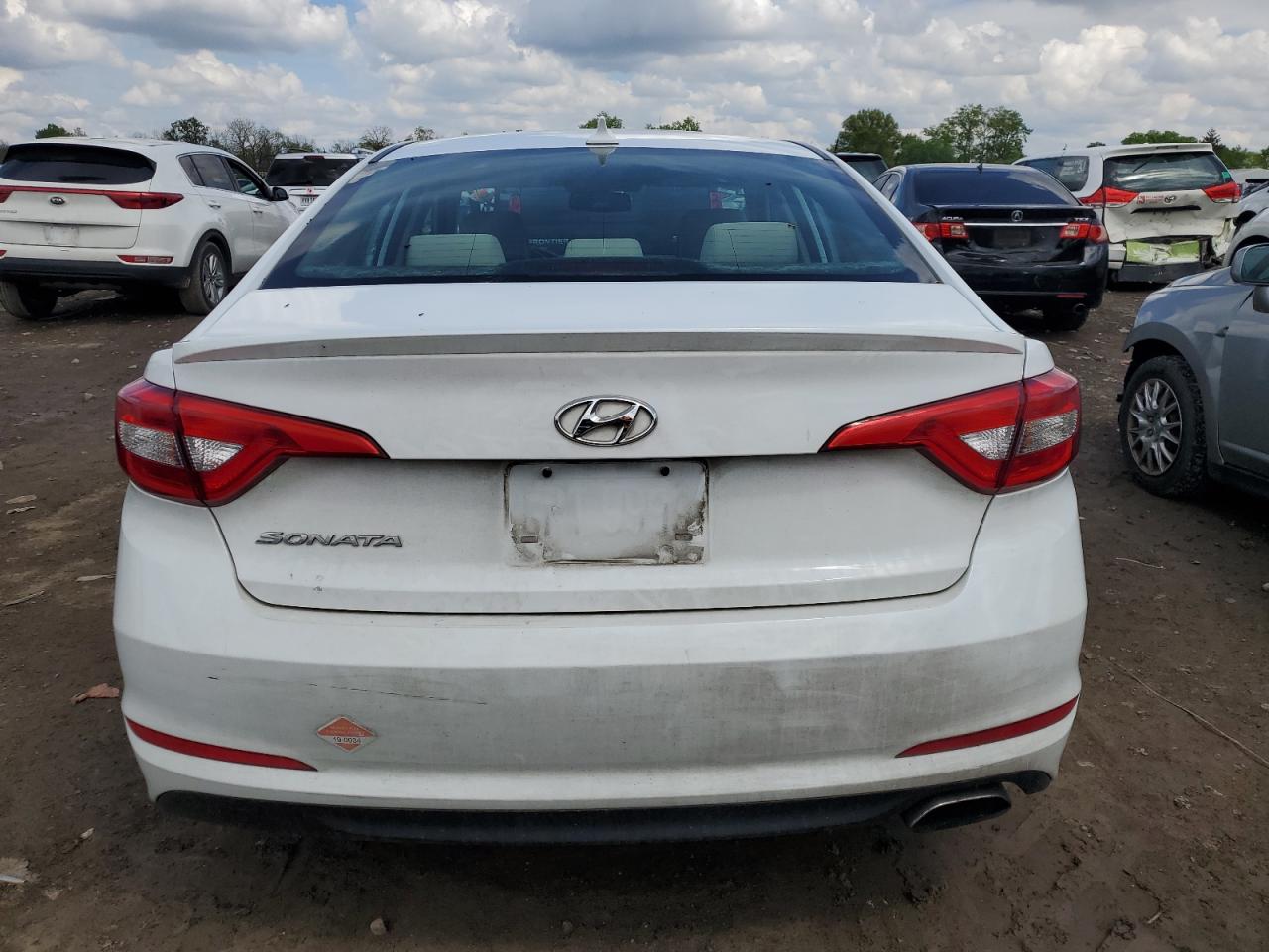 5NPE24AF2FH215238 2015 Hyundai Sonata Se