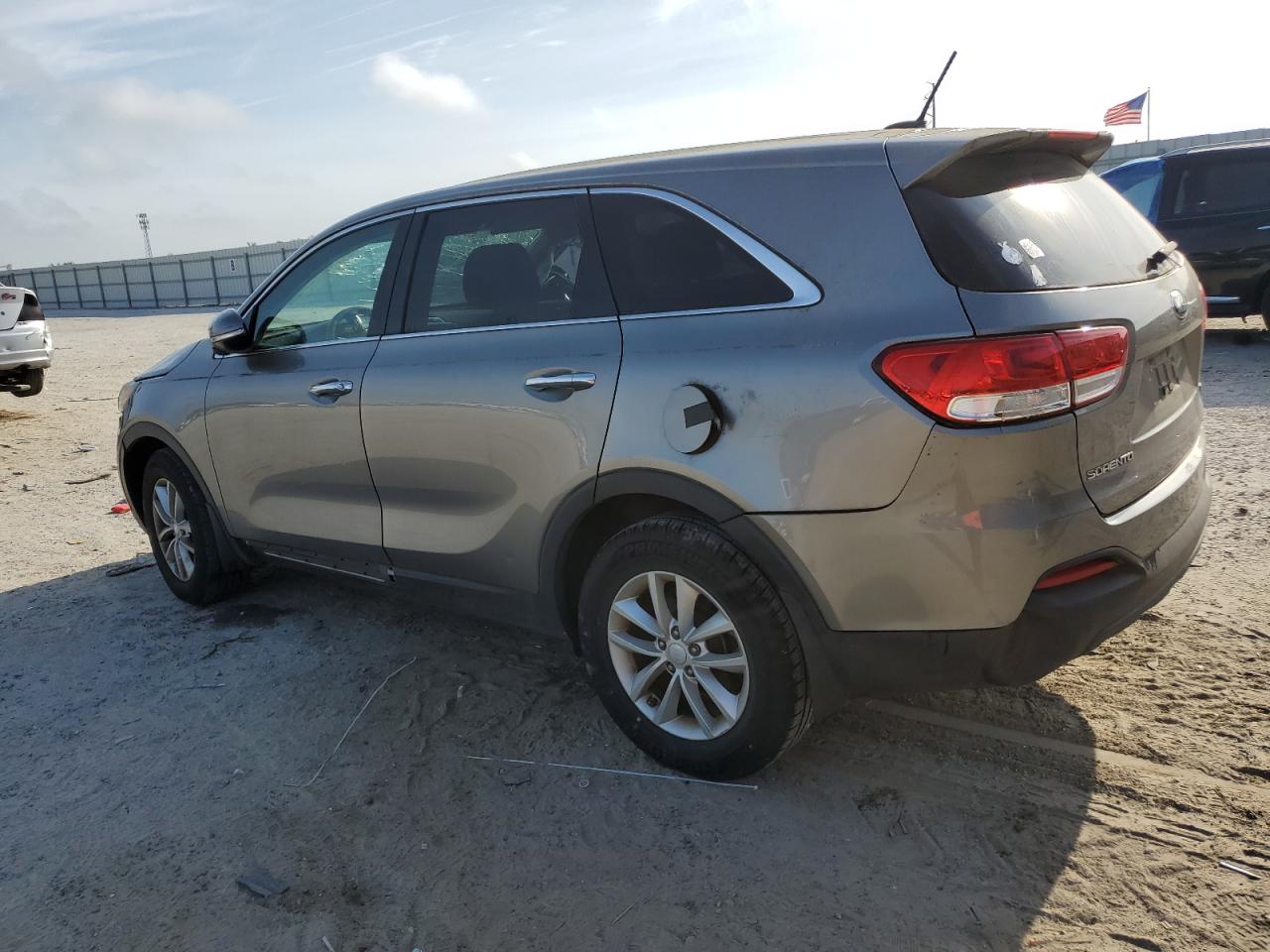 5XYPG4A37GG053972 2016 Kia Sorento Lx