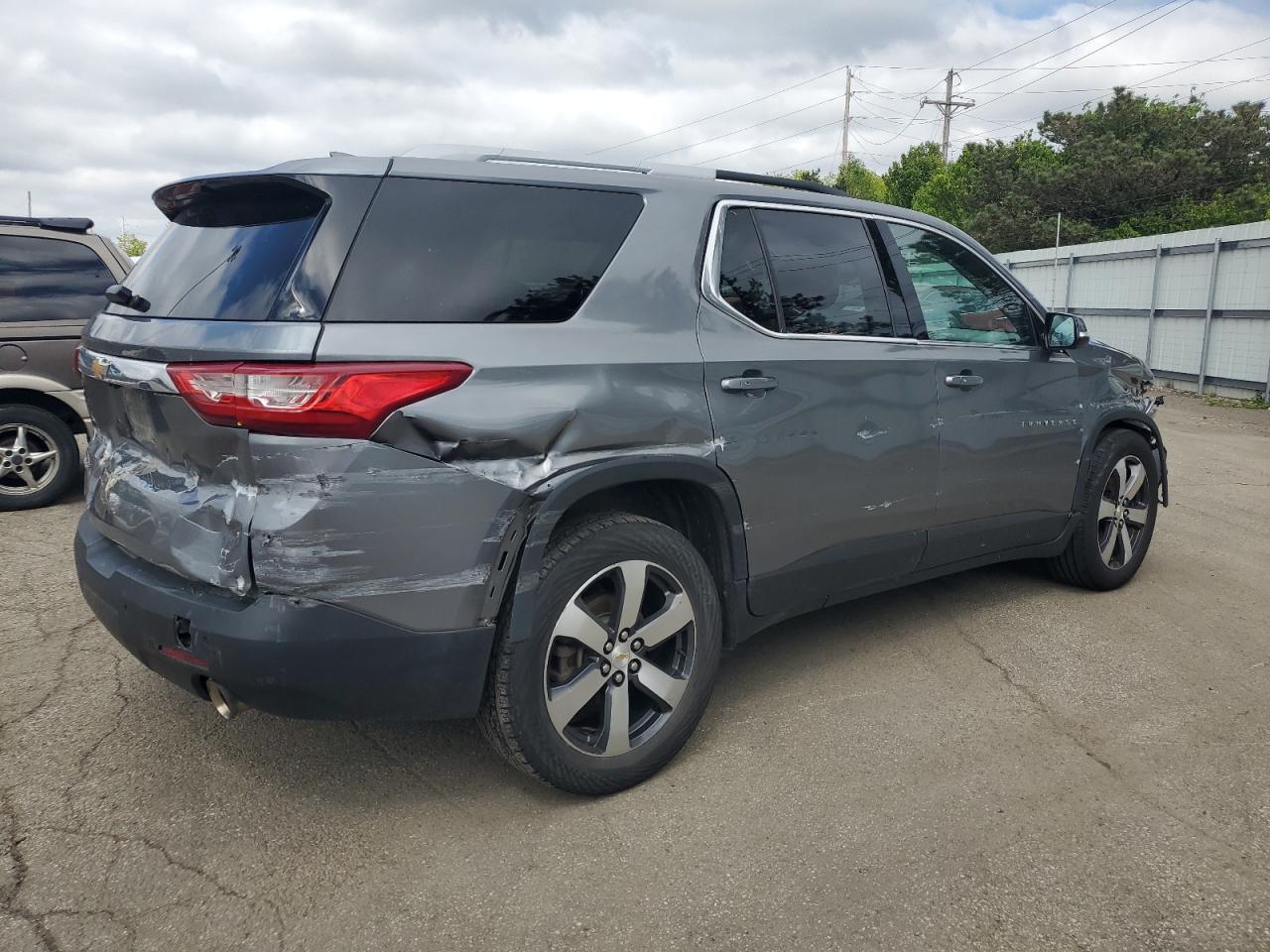 1GNEVHKW5JJ213827 2018 Chevrolet Traverse Lt