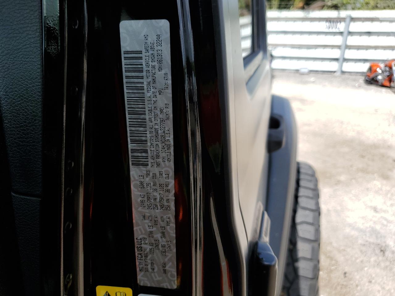 1C4HJXDG9JW227797 2018 Jeep Wrangler Unlimited Sport