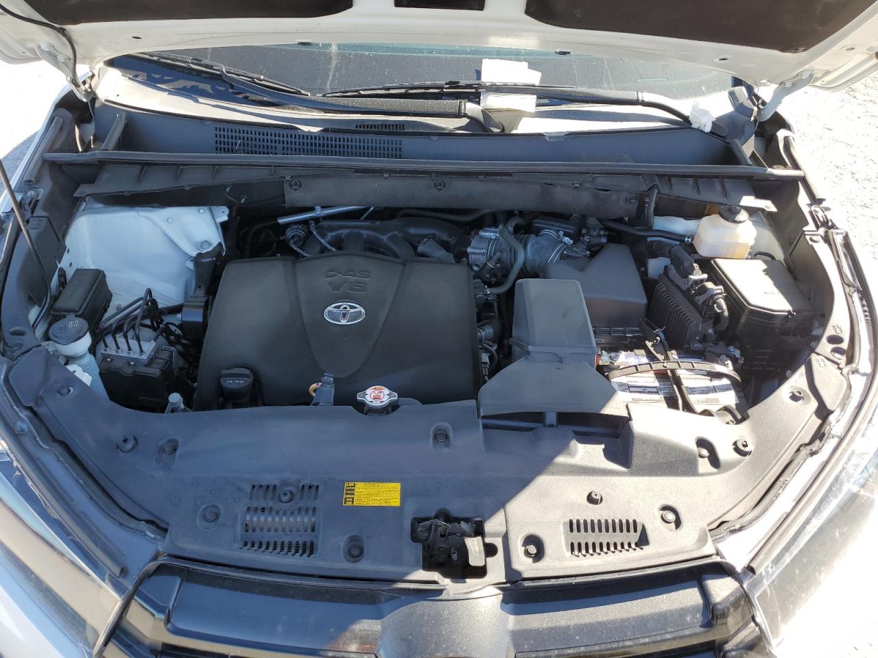 5TDJZRFH8KS571635 2019 Toyota Highlander Se