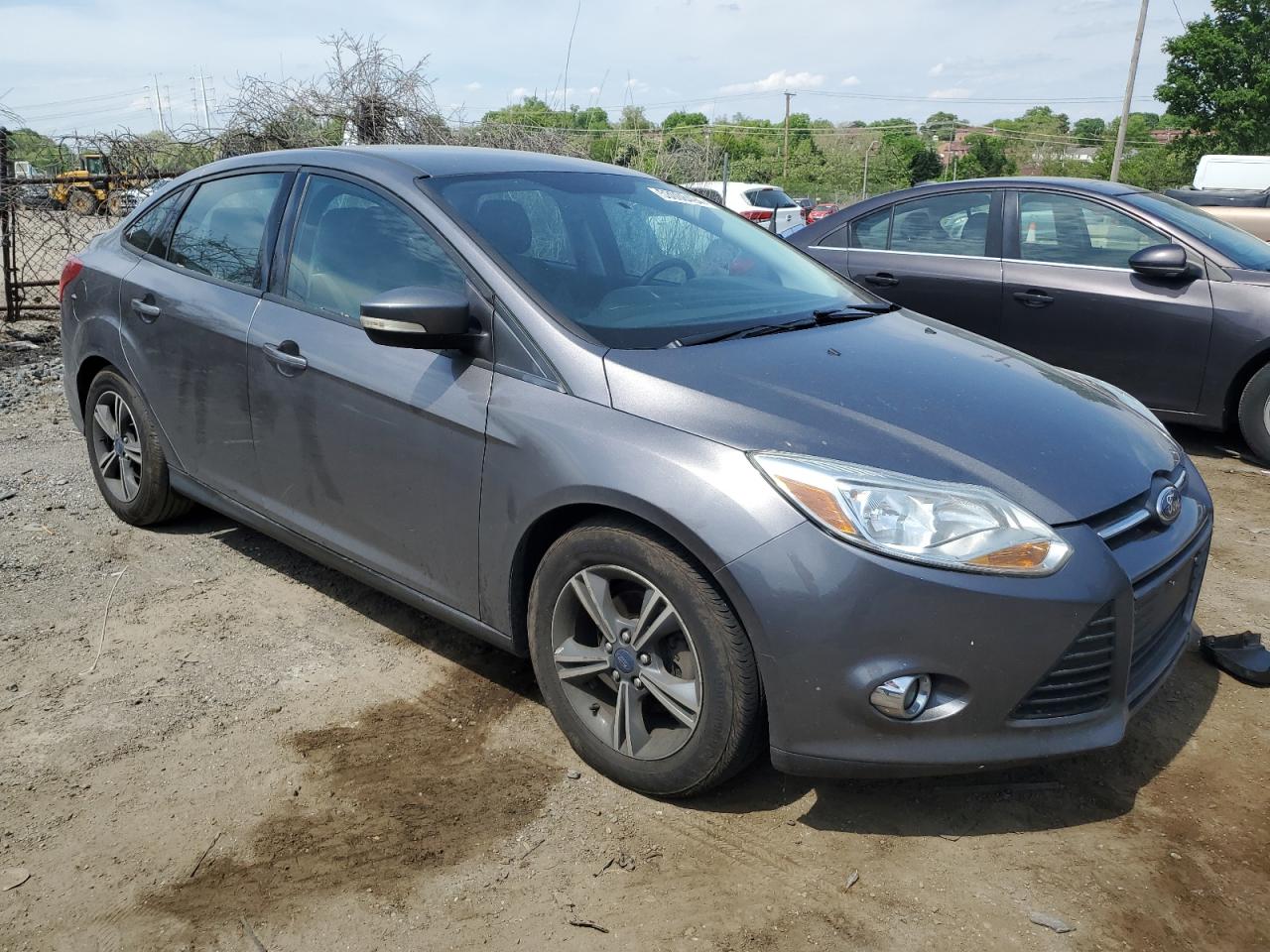 2014 Ford Focus Se vin: 1FADP3F27EL105010