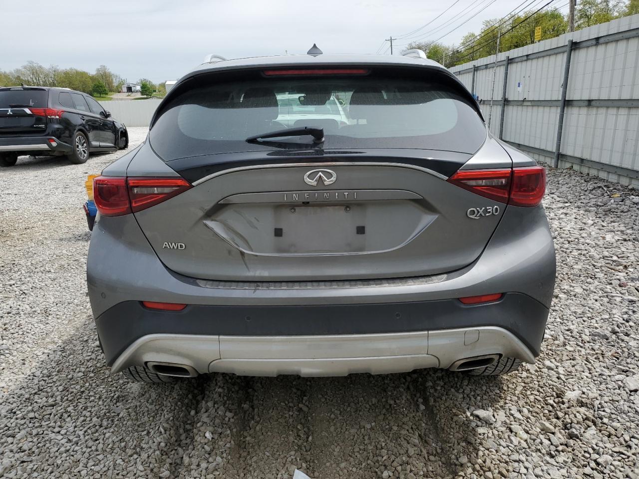 SJKCH5CR9HA023888 2017 Infiniti Qx30 Base