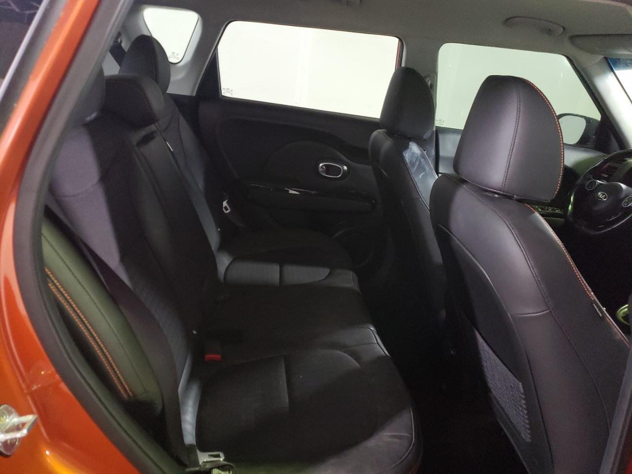 KNDJX3AA8J7583273 2018 Kia Soul !