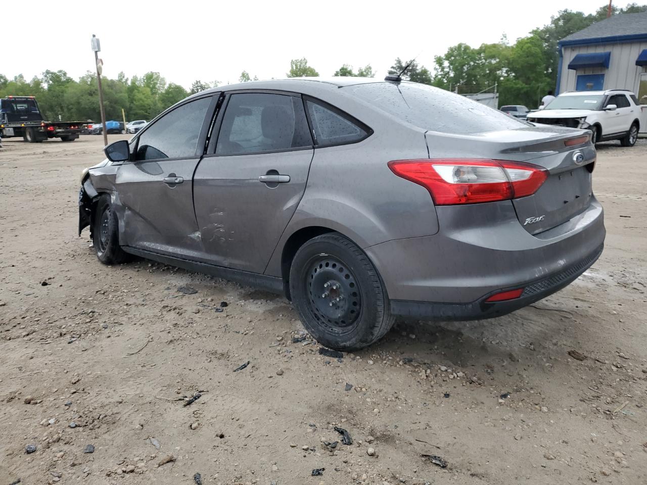 1FAHP3F22CL307607 2012 Ford Focus Se