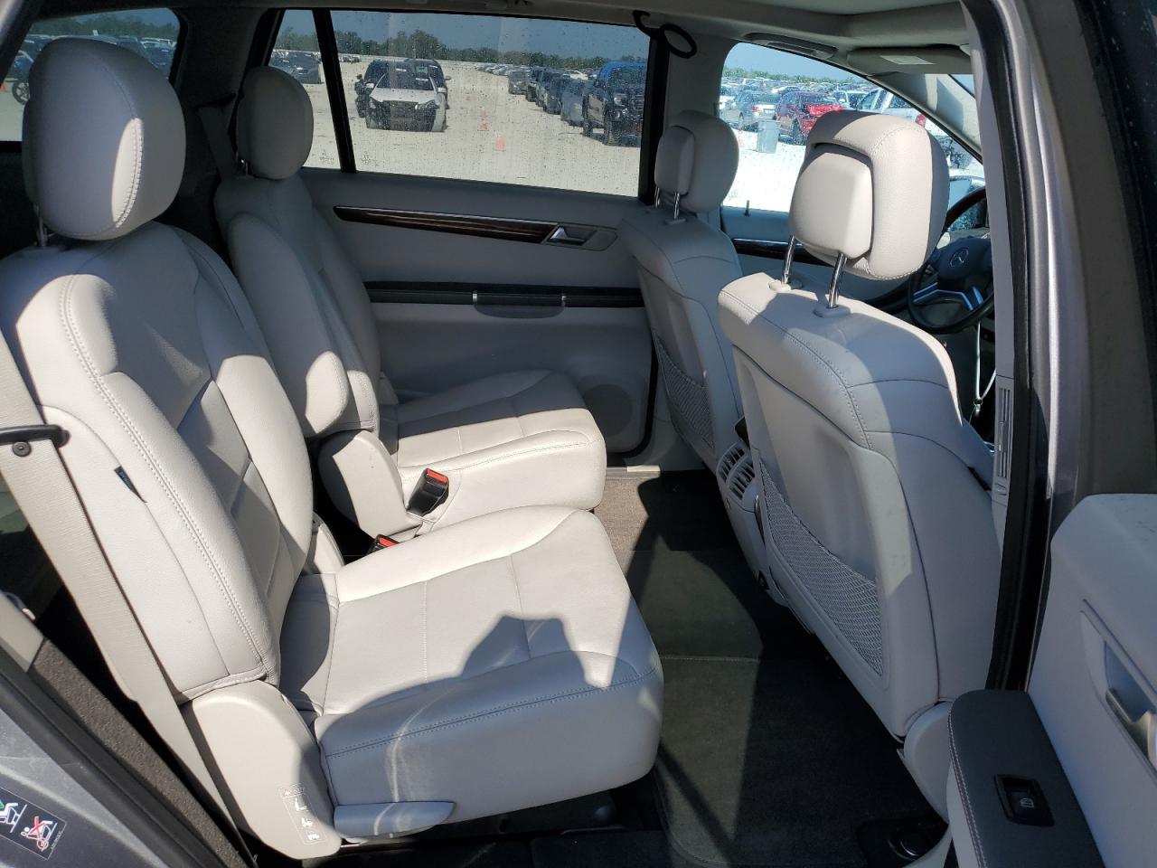 4JGCB6FE3BA118646 2011 Mercedes-Benz R 350 4Matic