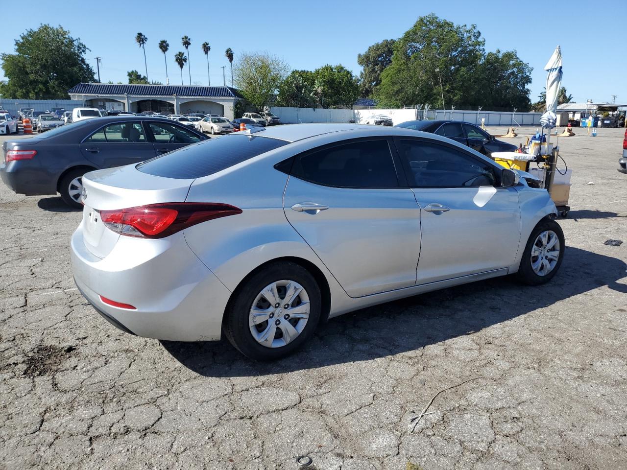 5NPDH4AE6GH697554 2016 Hyundai Elantra Se