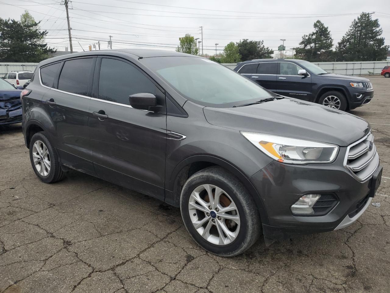 2017 Ford Escape Se vin: 1FMCU0GD8HUB99695