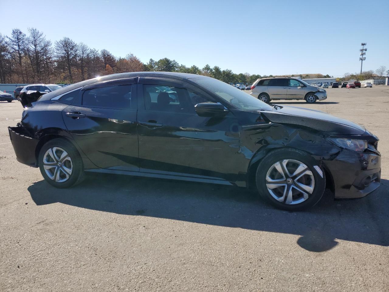 2HGFC2F52JH513913 2018 Honda Civic Lx