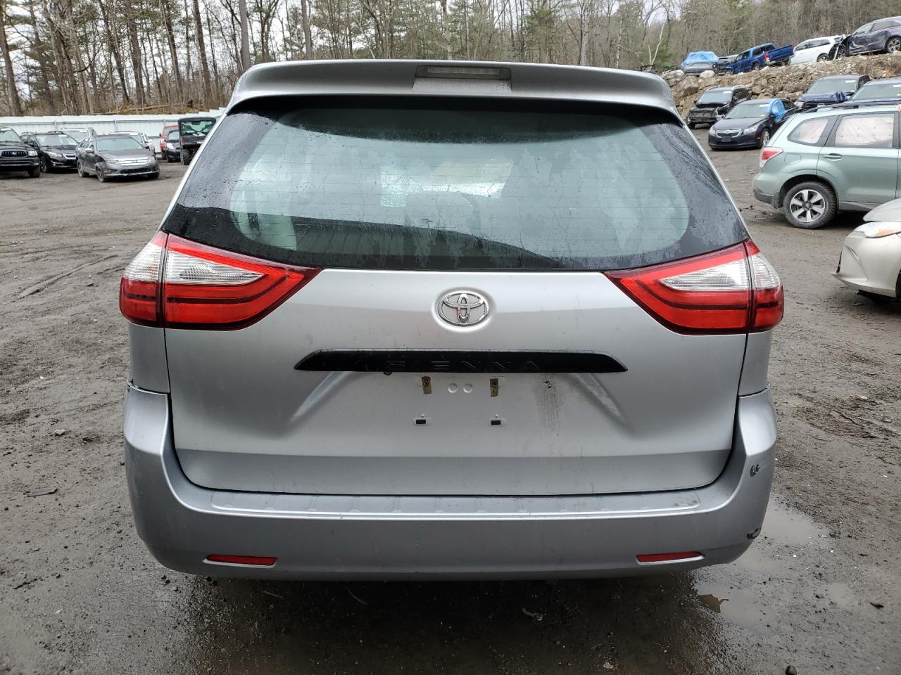 5TDZZ3DC0HS863859 2017 Toyota Sienna