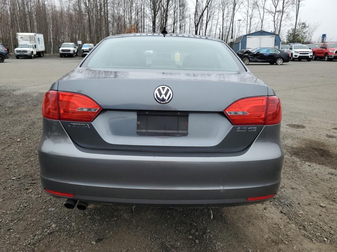 3VWDZ7AJ1BM341525 2011 Volkswagen Jetta Se