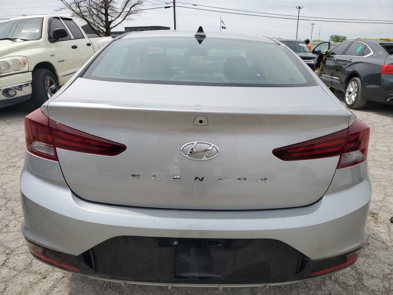 2020 Hyundai Elantra Sel vin: 5NPD84LF1LH555158