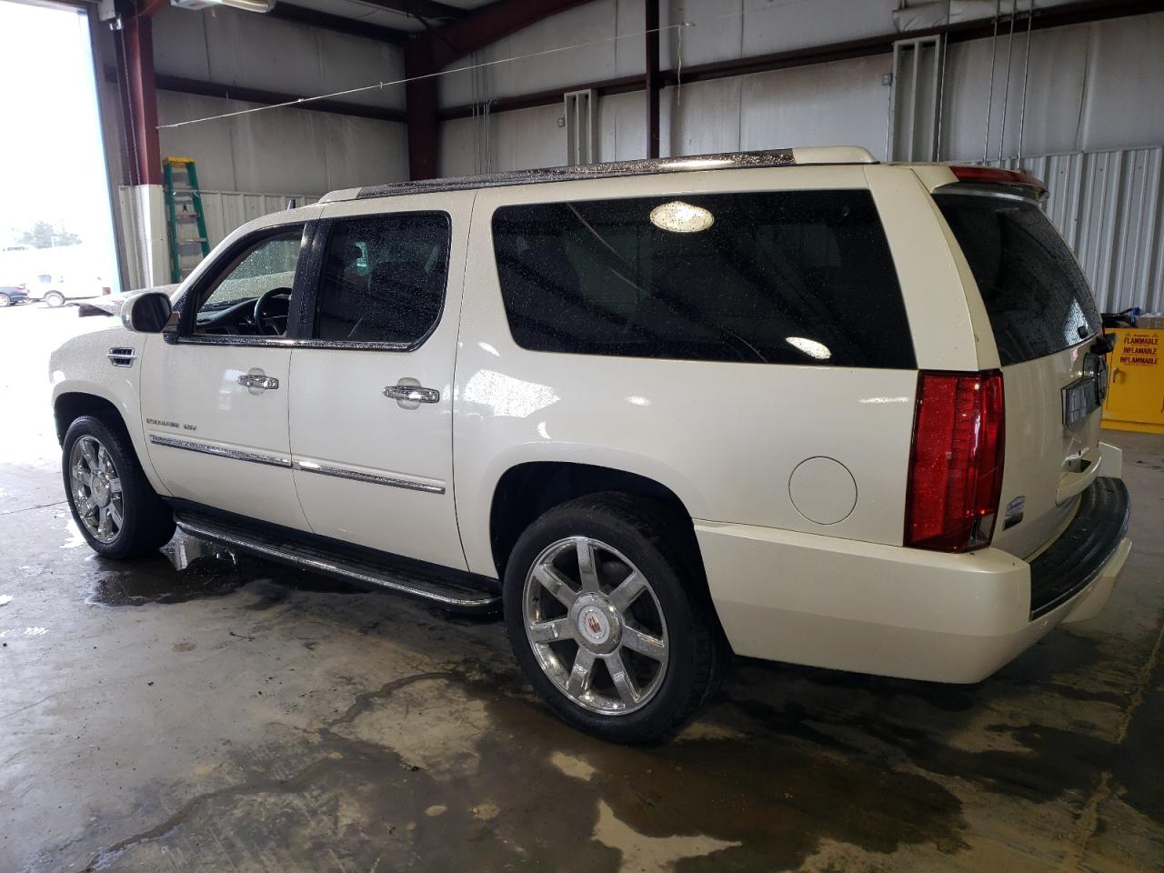 1GYS4HEF6BR329092 2011 Cadillac Escalade Esv Luxury