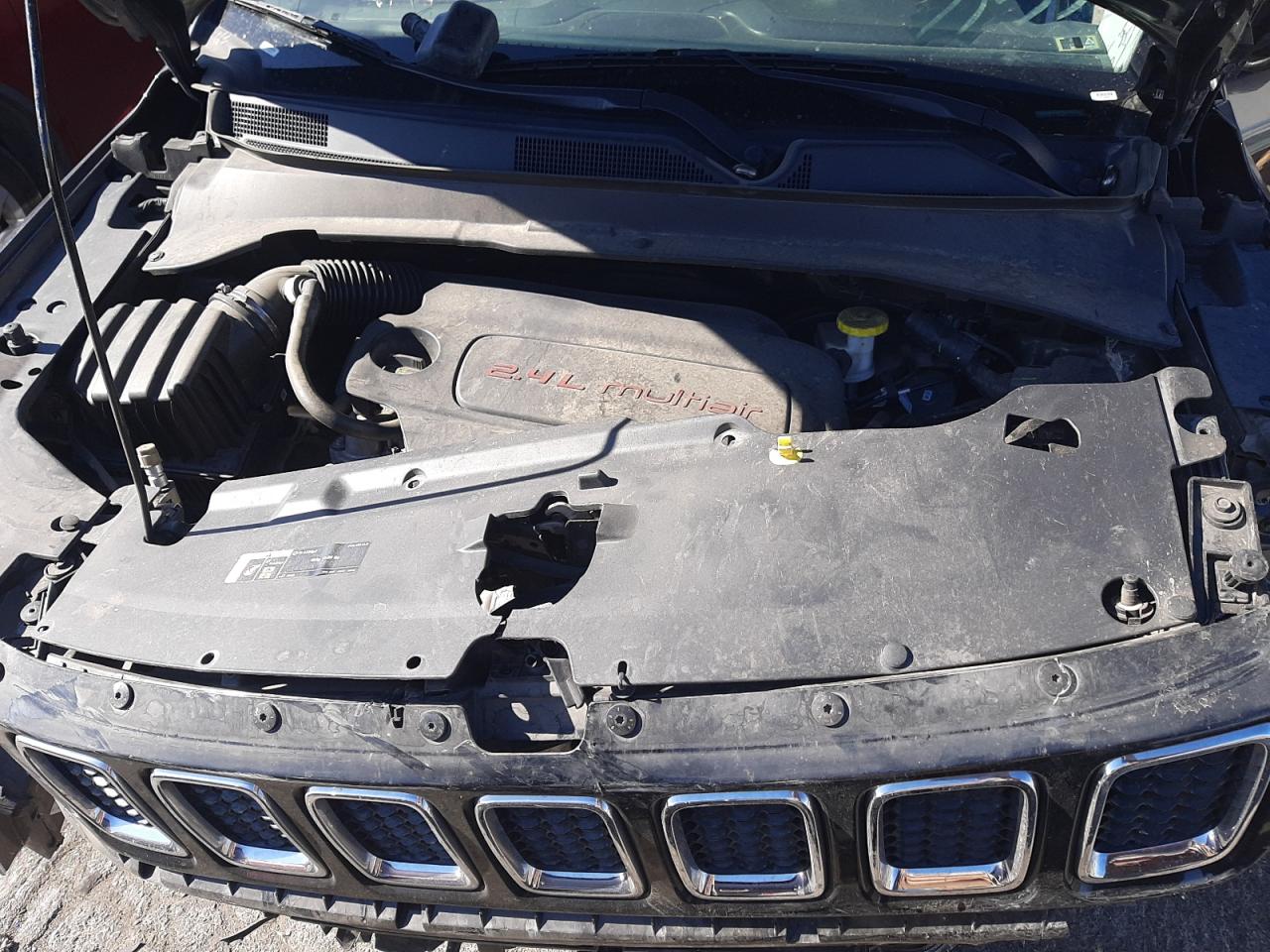 3C4NJCBB0JT489006 2018 Jeep Compass Latitude