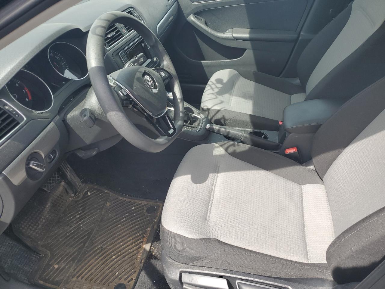 3VW2B7AJ9JM244342 2018 Volkswagen Jetta S