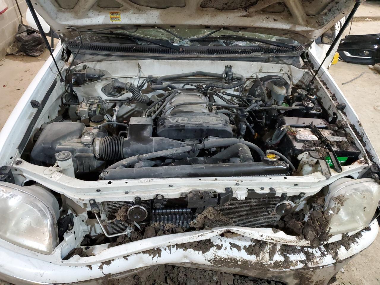 5TBBT4810YS084469 2000 Toyota Tundra Access Cab Limited