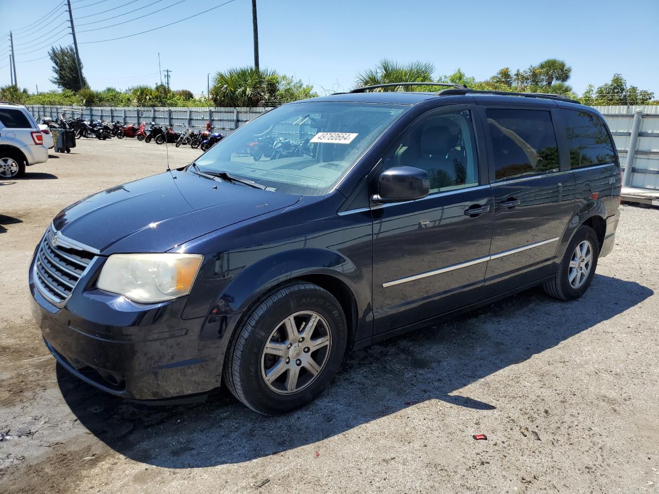 2A4RR8DX1AR448560 2010 Chrysler Town & Country Touring Plus