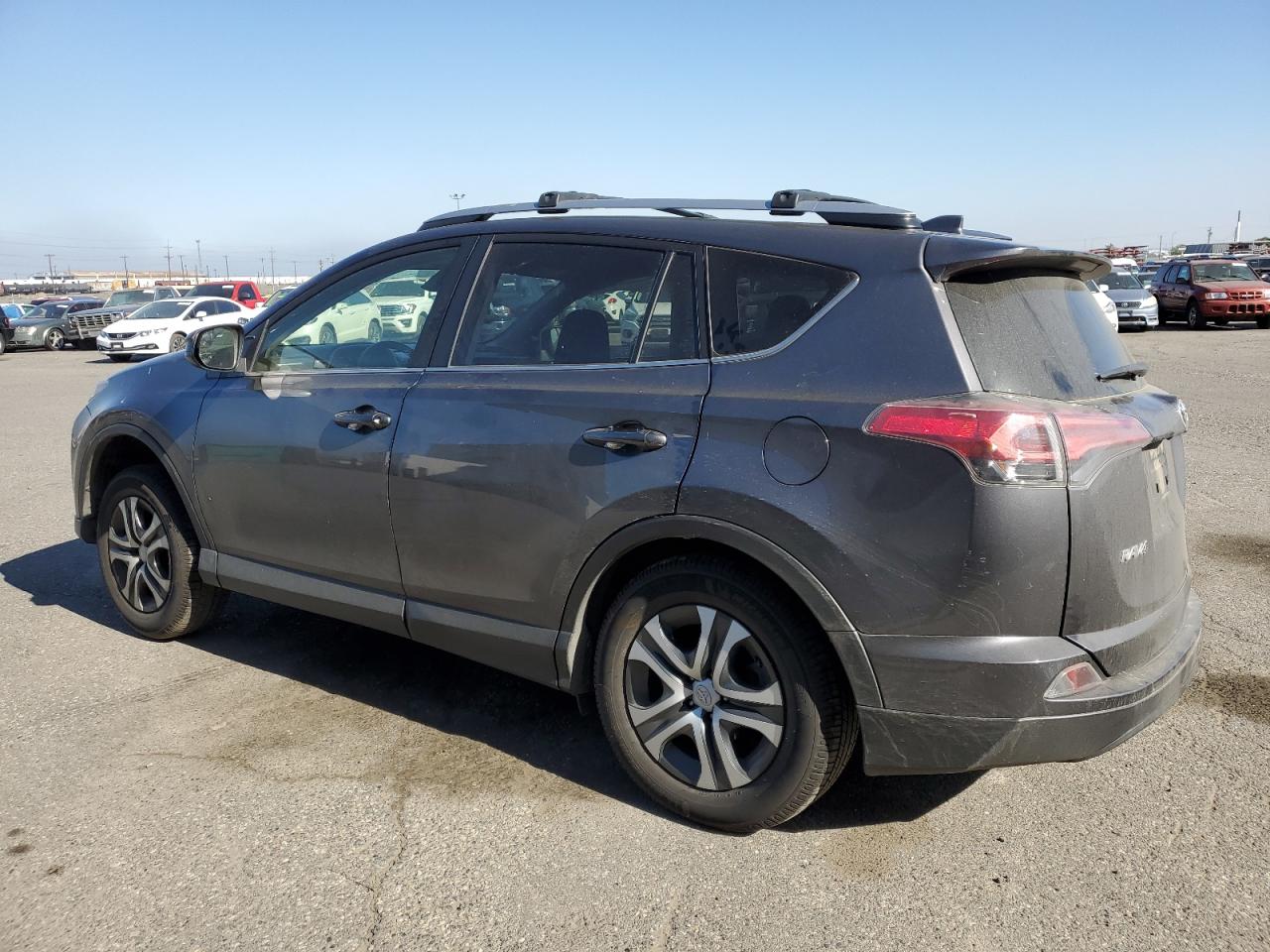 JTMBFREV4HJ174854 2017 Toyota Rav4 Le