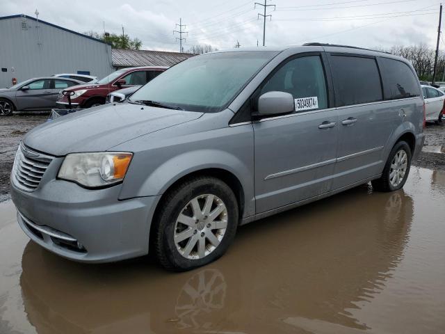 Lot #2475138476 2014 CHRYSLER TOWN & COU salvage car