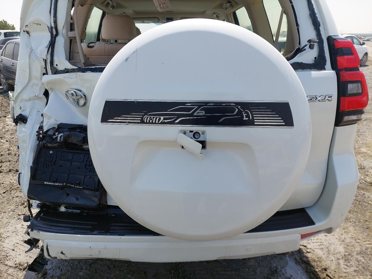 JTEBU3FJ4P5097260 Auction: COPART UAE Lot: 52362204 Location: DUBAI INDUSTRIAL CITY - DUBAI JTEBU3FJ4P5097260 TOYOTA PRADO 2023 WHITE Photo 12