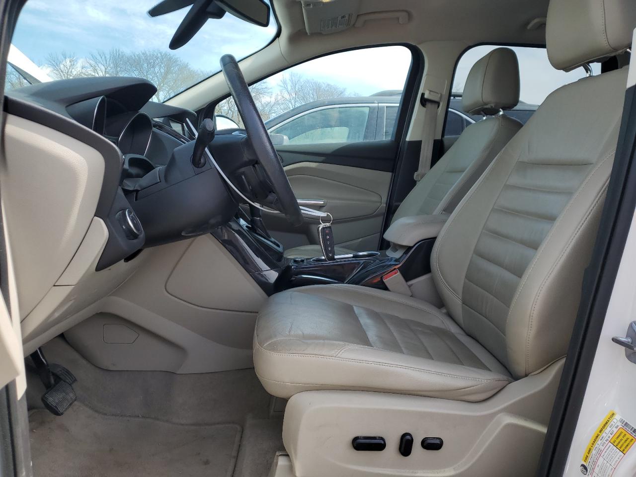 1FMCU0J91FUB91987 2015 Ford Escape Titanium