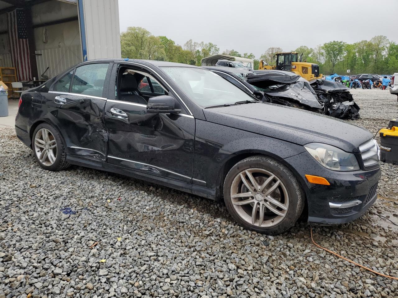 2013 Mercedes-Benz C 250 vin: WDDGF4HB6DG136226