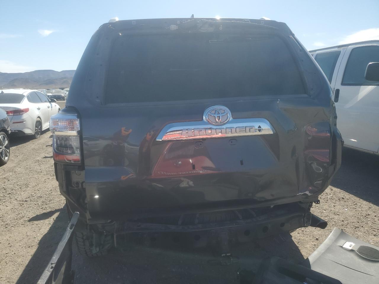 JTEBU5JR2K5651882 2019 Toyota 4Runner Sr5