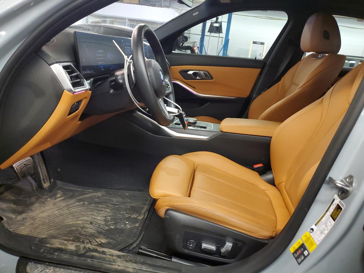 3MW39FS0XP8C89663 2023 BMW 330Xe