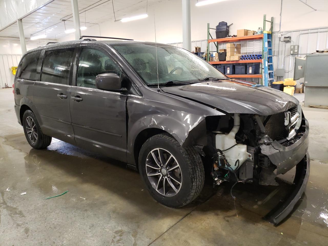 2C4RDGCGXHR545816 2017 Dodge Grand Caravan Sxt