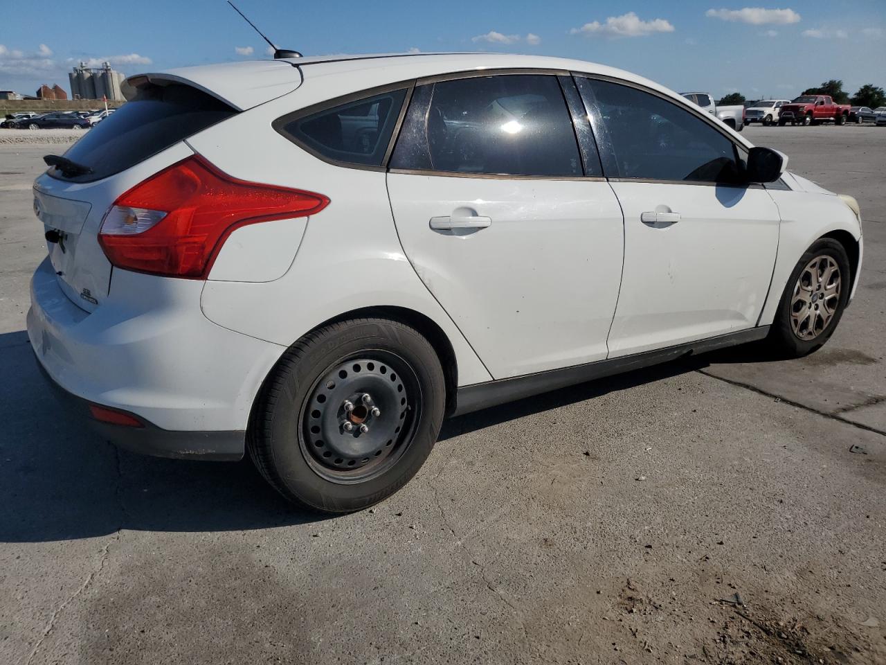 1FAHP3K26CL387791 2012 Ford Focus Se