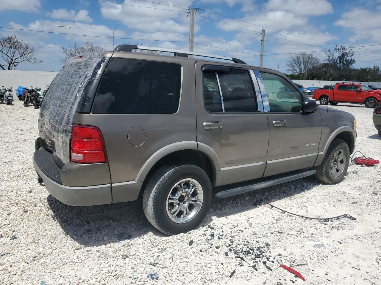 1FMZU73E02UA29159 2002 Ford Explorer Xlt