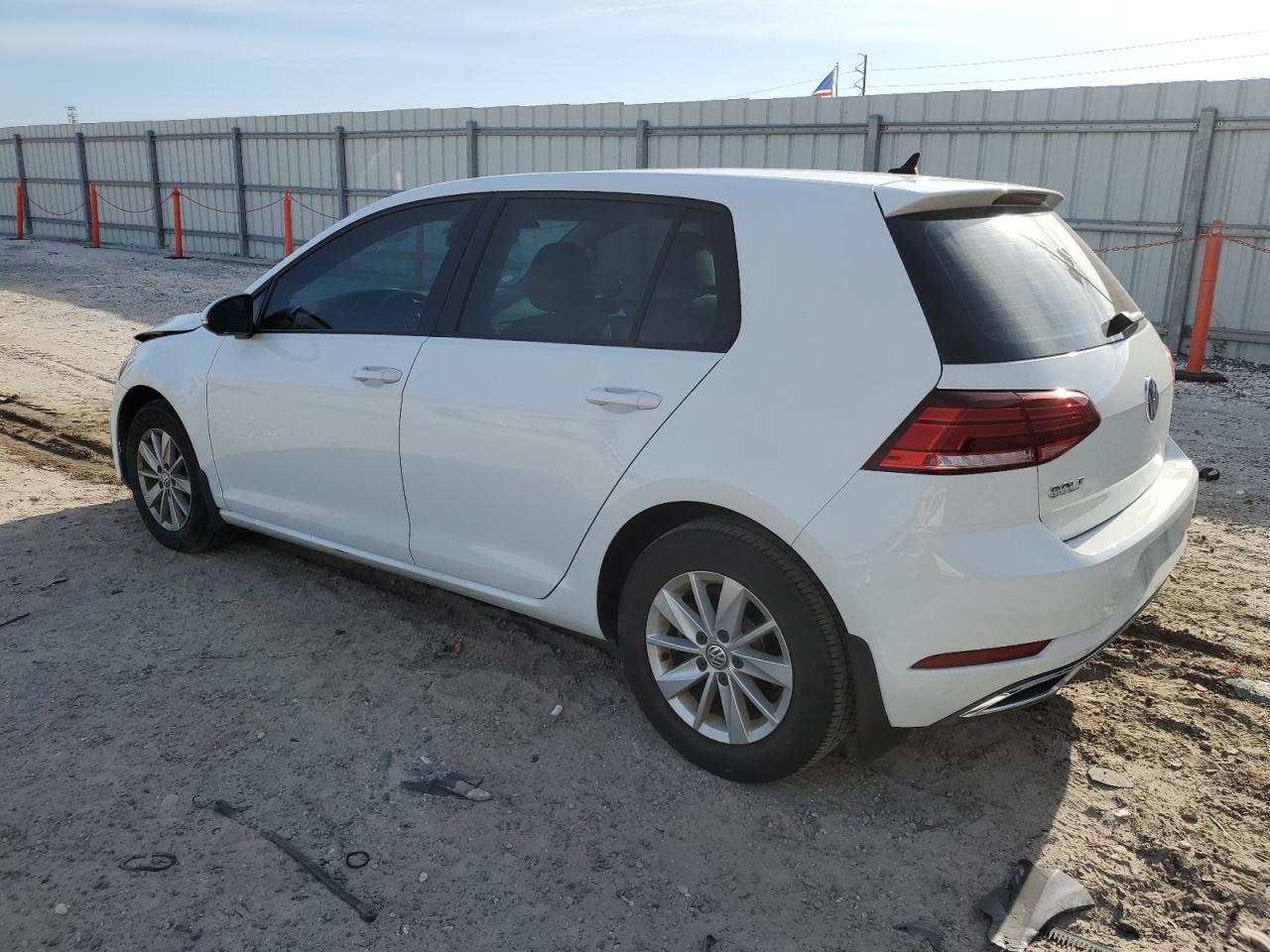 3VWG17AUXJM281371 2018 Volkswagen Golf S