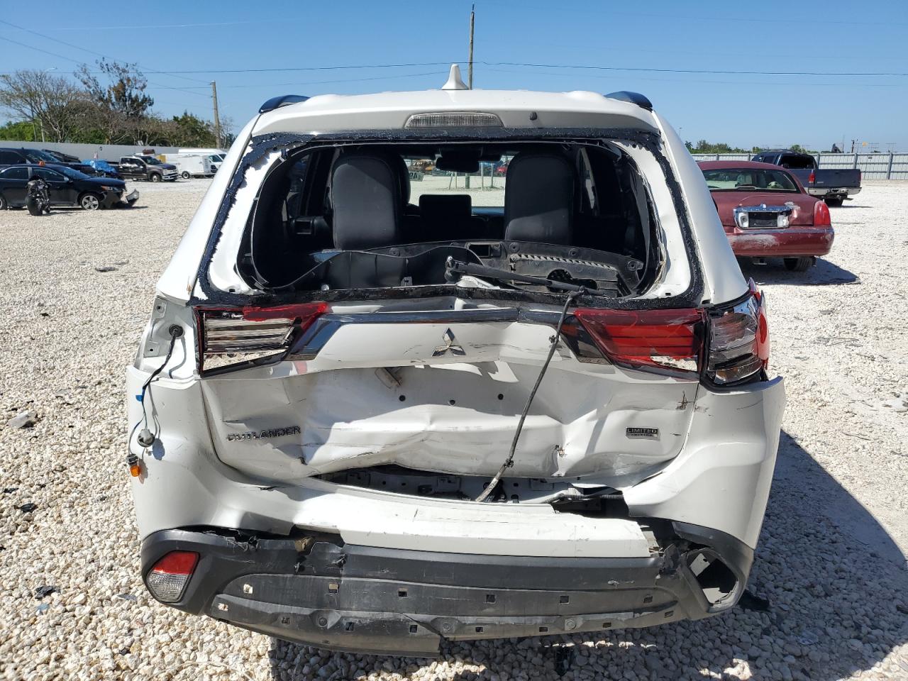 2020 Mitsubishi Outlander Se vin: JA4AD3A32LZ046751