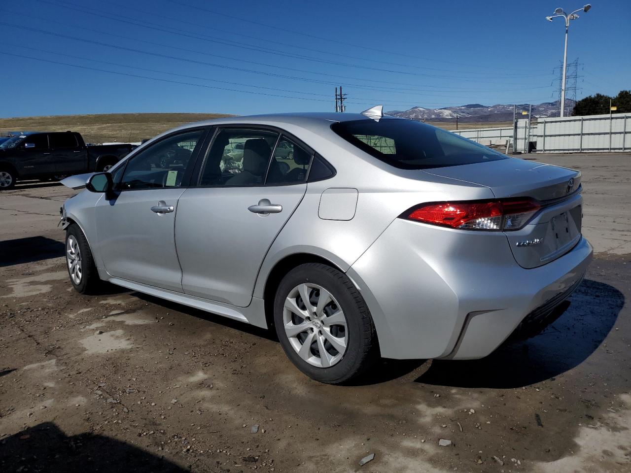 2022 Toyota Corolla Le vin: JTDEPMAE0N3006390