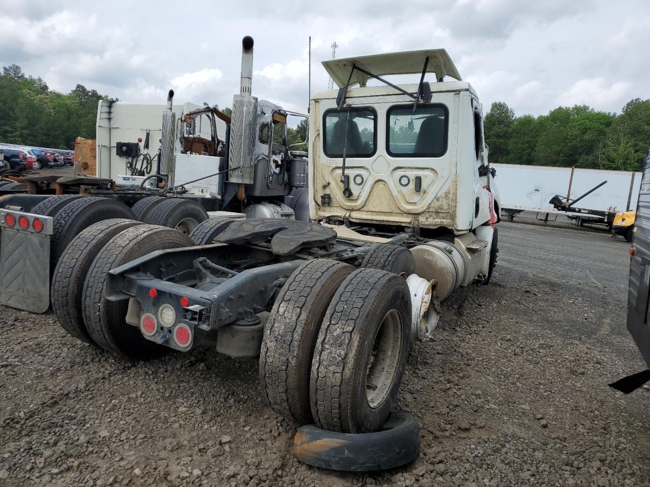 3AKJHLDV5RSUW1241 2024 Freightliner Cascadia 126