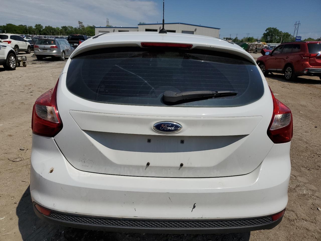 2014 Ford Focus Se vin: 1FADP3K24EL142179