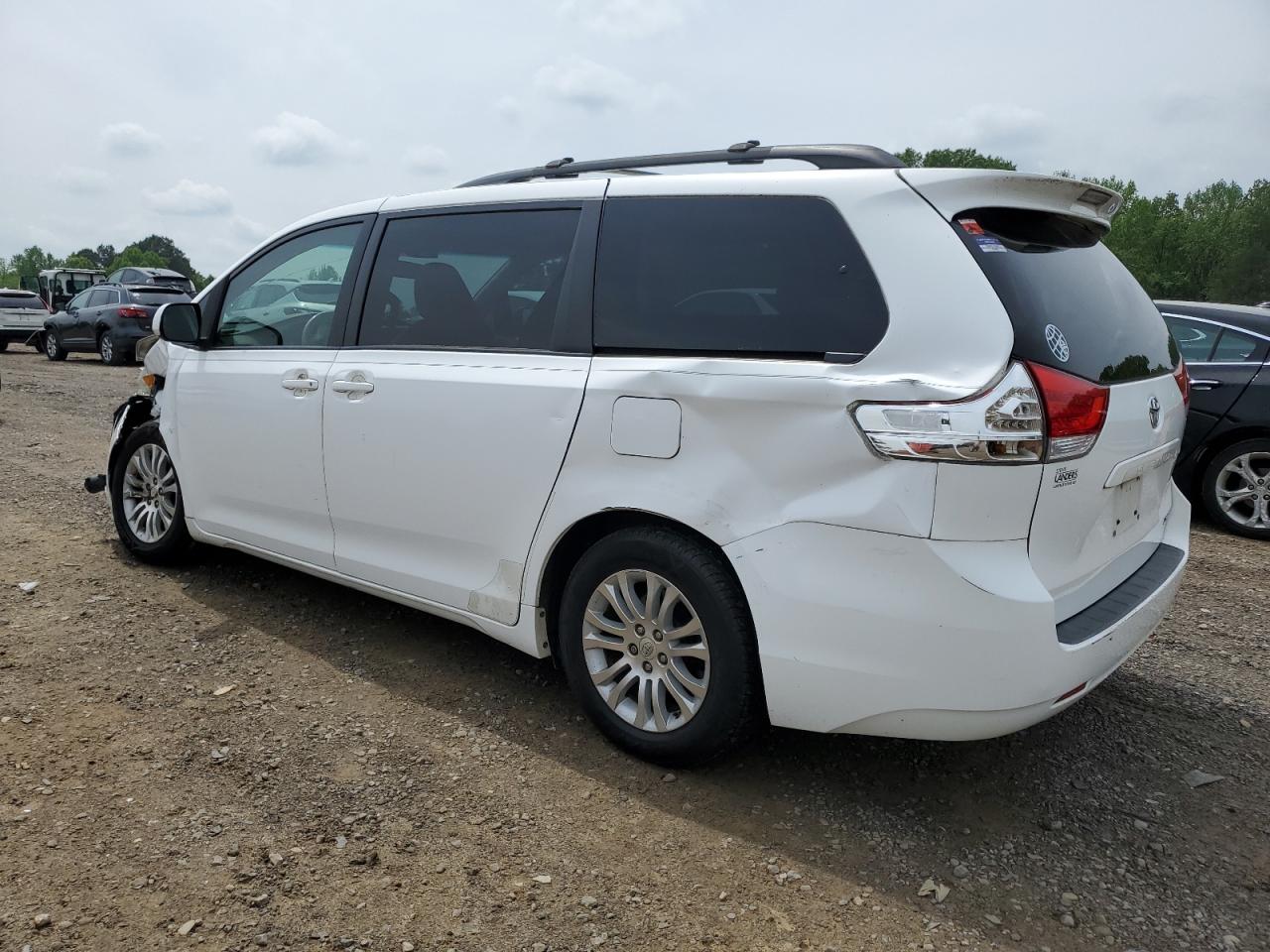 5TDYK3DC0BS005069 2011 Toyota Sienna Xle