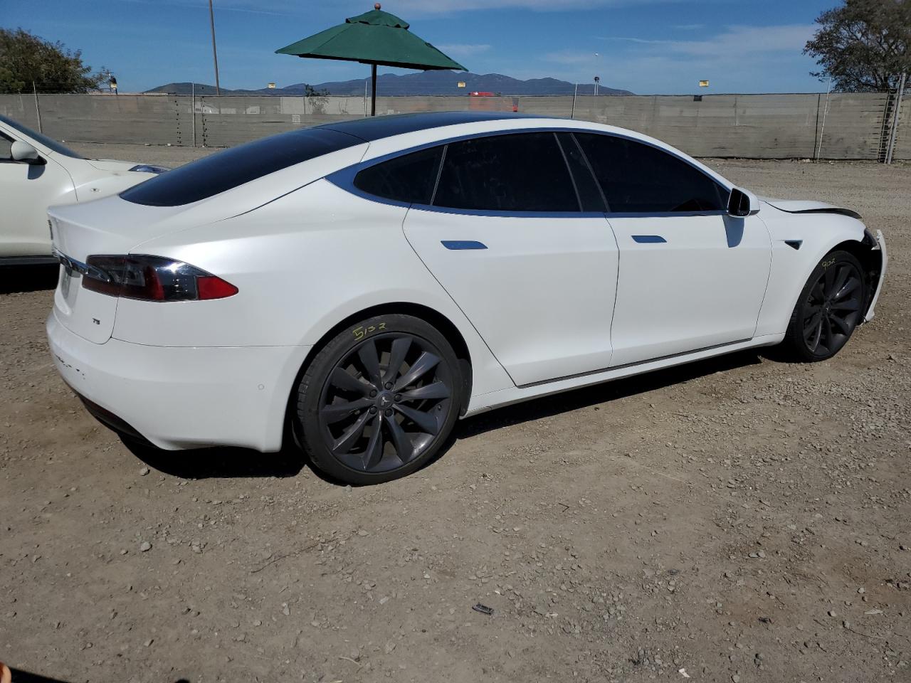 5YJSA1E10HF227182 2017 Tesla Model S