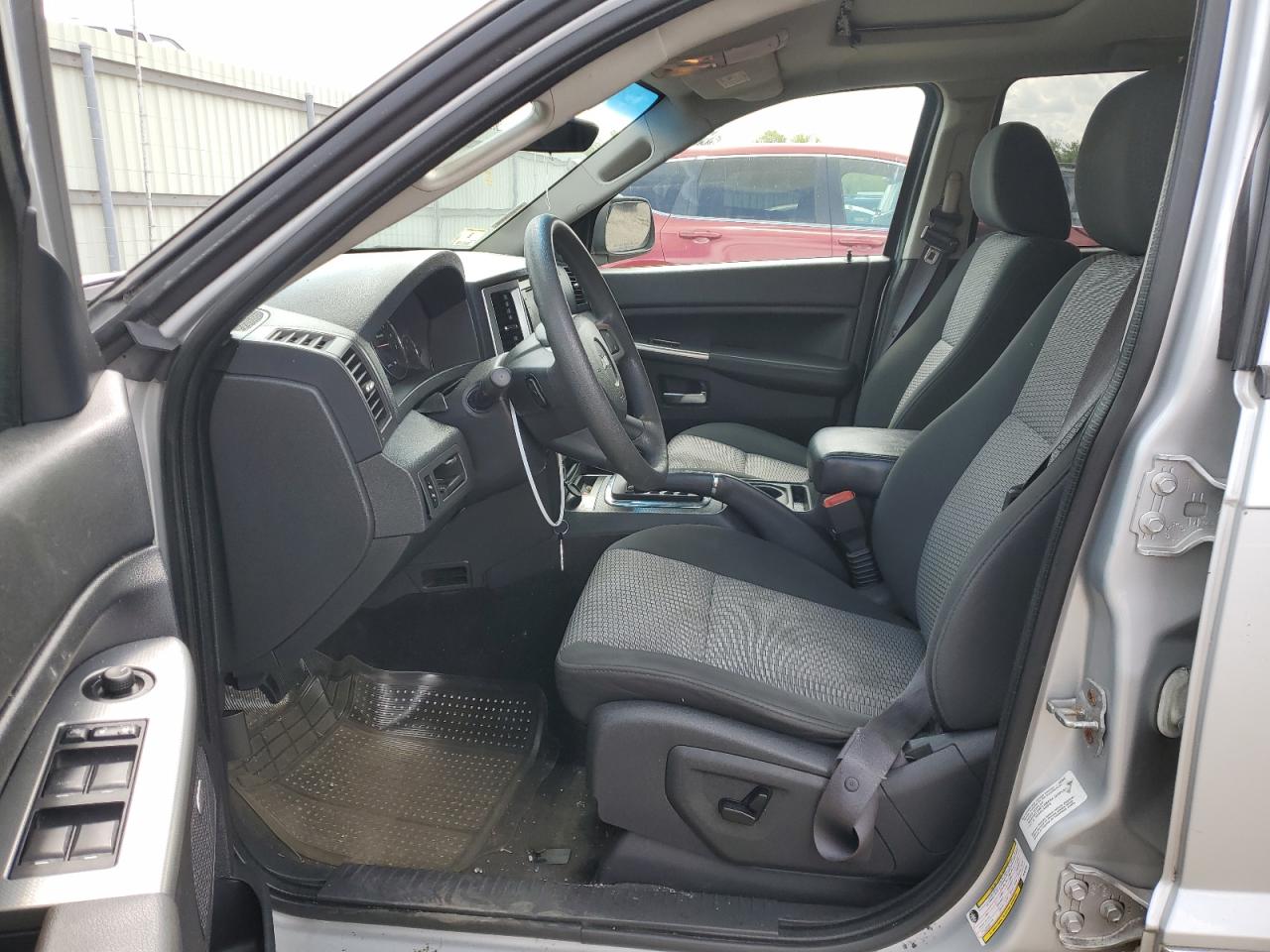 1J8GR48K29C551908 2009 Jeep Grand Cherokee Laredo