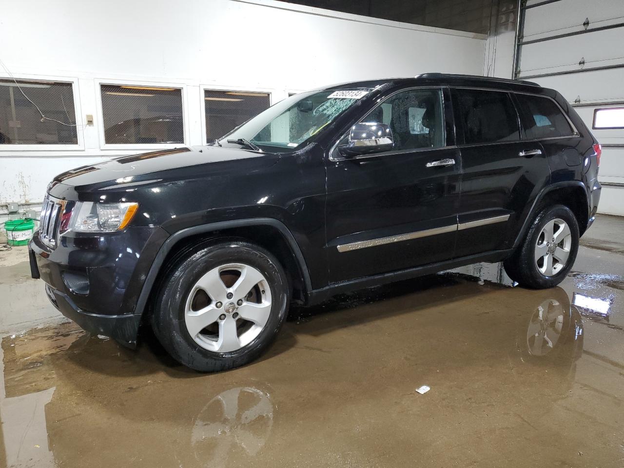 2013 Jeep Grand Cherokee Laredo vin: 1C4RJFAT3DC509942