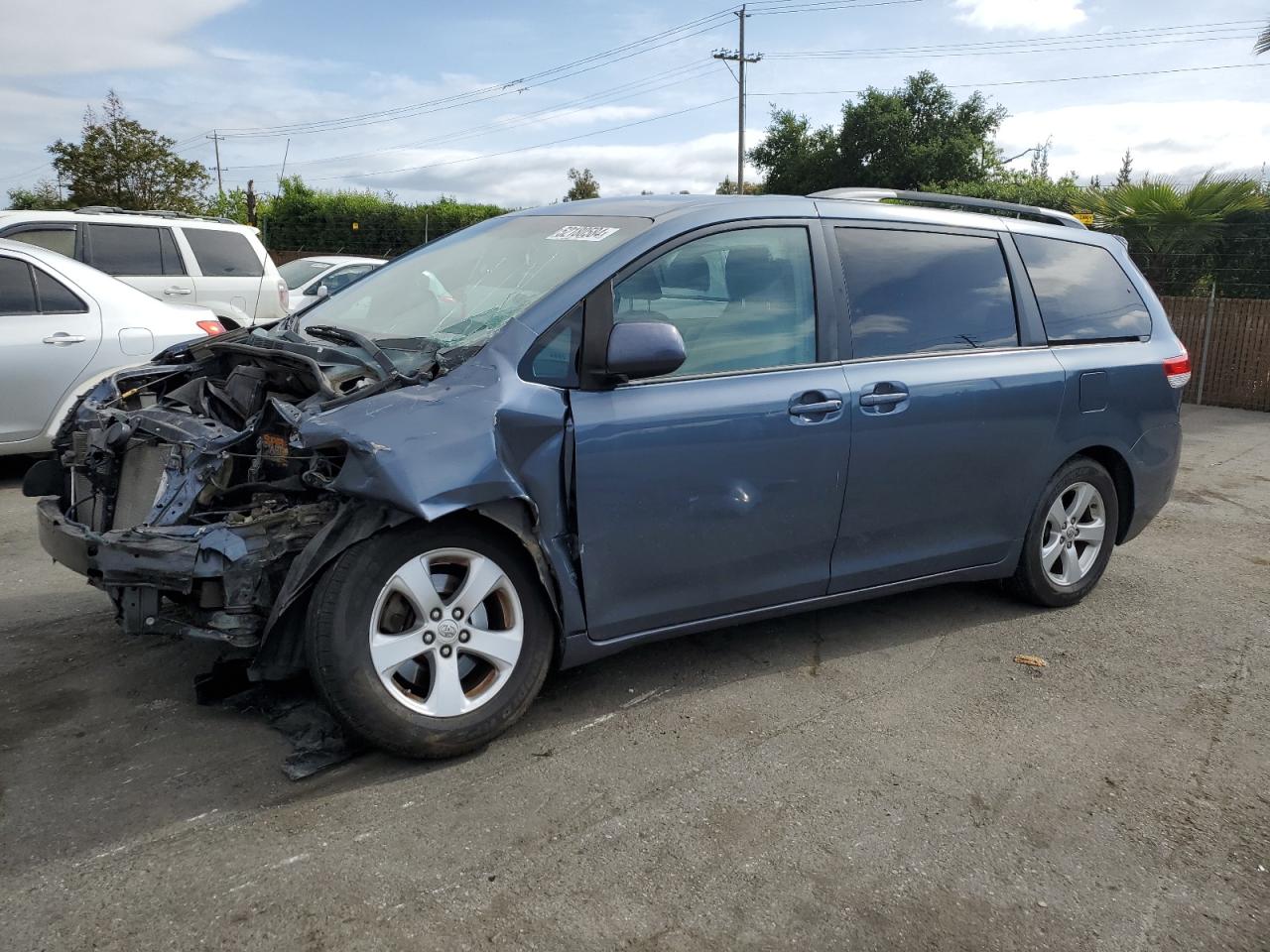 2014 Toyota Sienna Le vin: 5TDKK3DC2ES424065