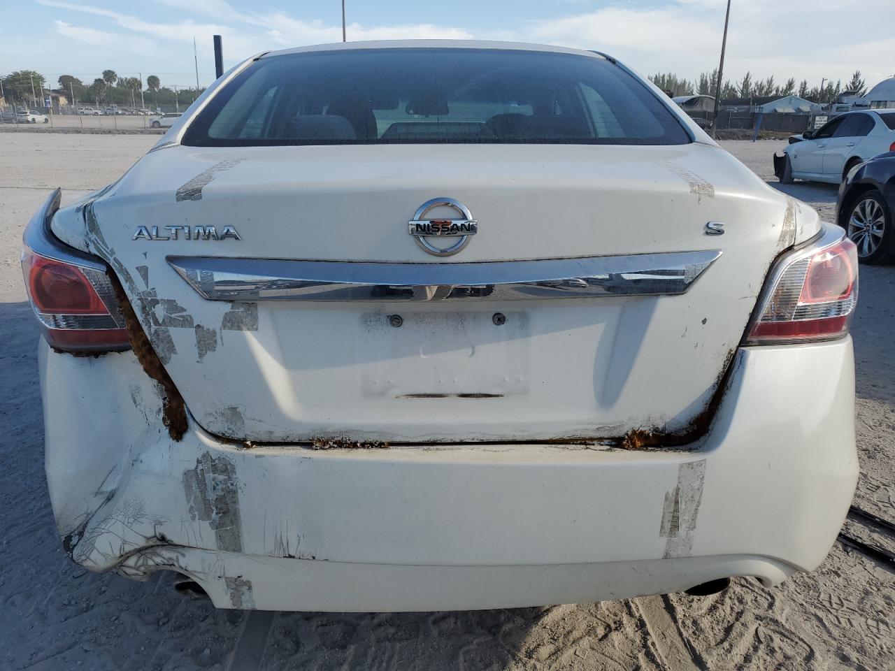 2015 Nissan Altima 2.5 vin: 1N4AL3AP4FC131969