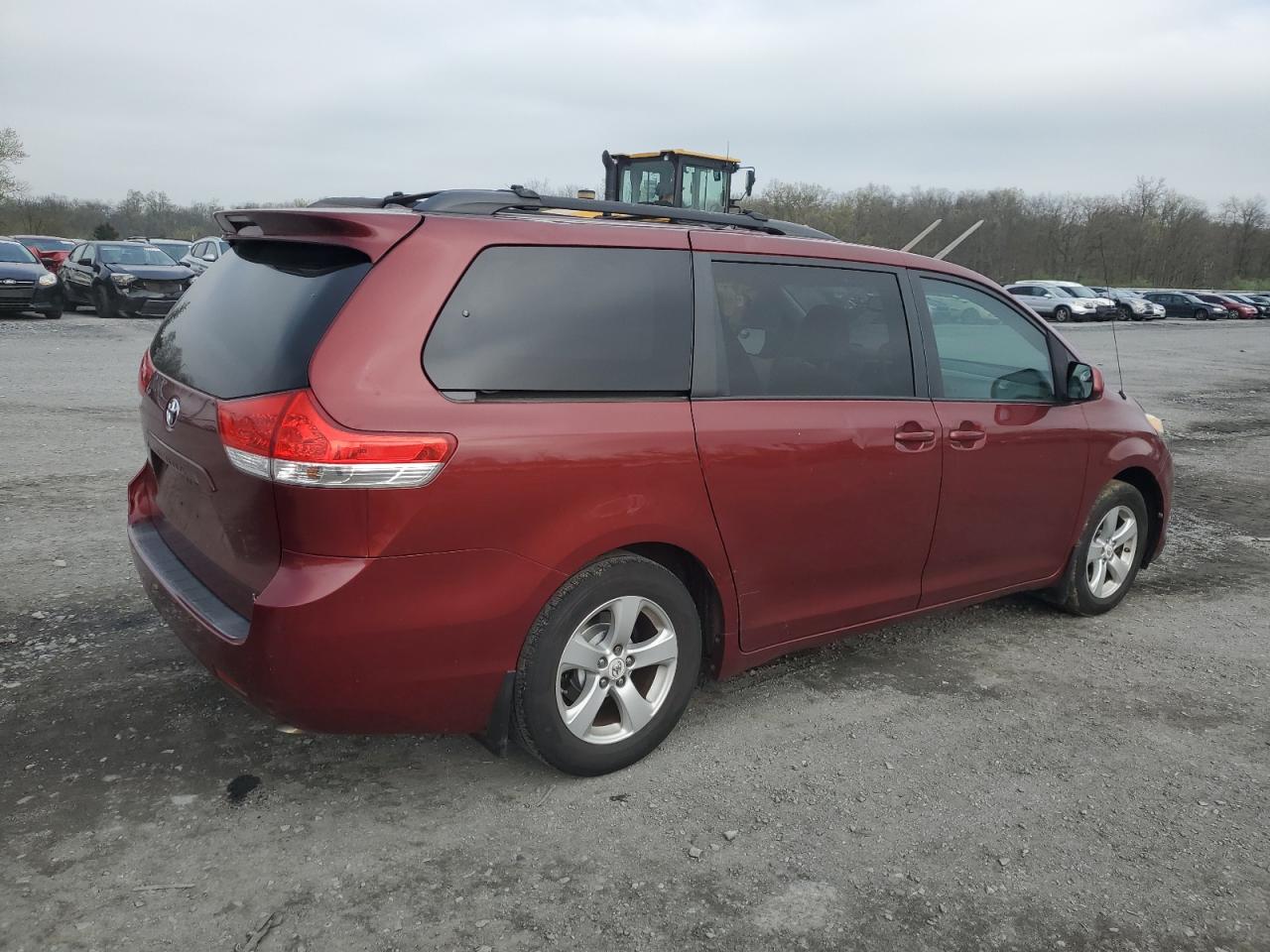 5TDKK3DC2BS047197 2011 Toyota Sienna Le