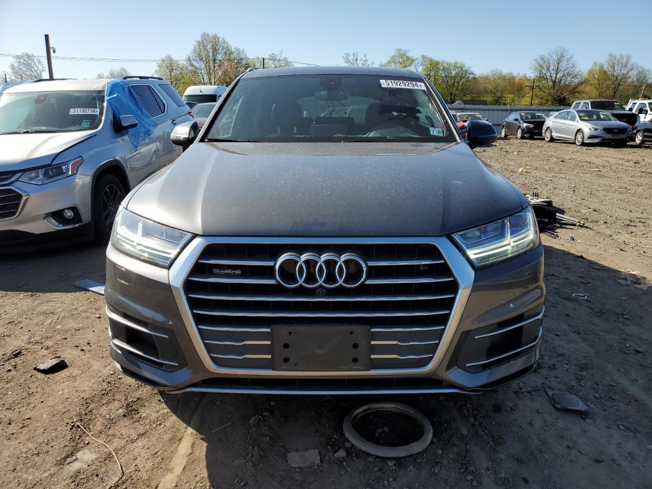 WA1LHAF74KD015462 2019 Audi Q7 Premium Plus