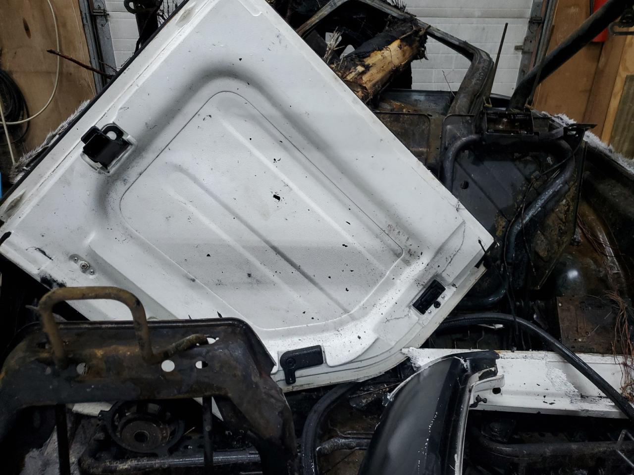 1C4BJWEG8FL548138 2015 Jeep Wrangler Unlimited Sahara