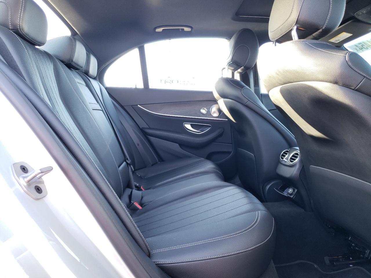 WDDZF4JB9KA633659 2019 Mercedes-Benz E 300