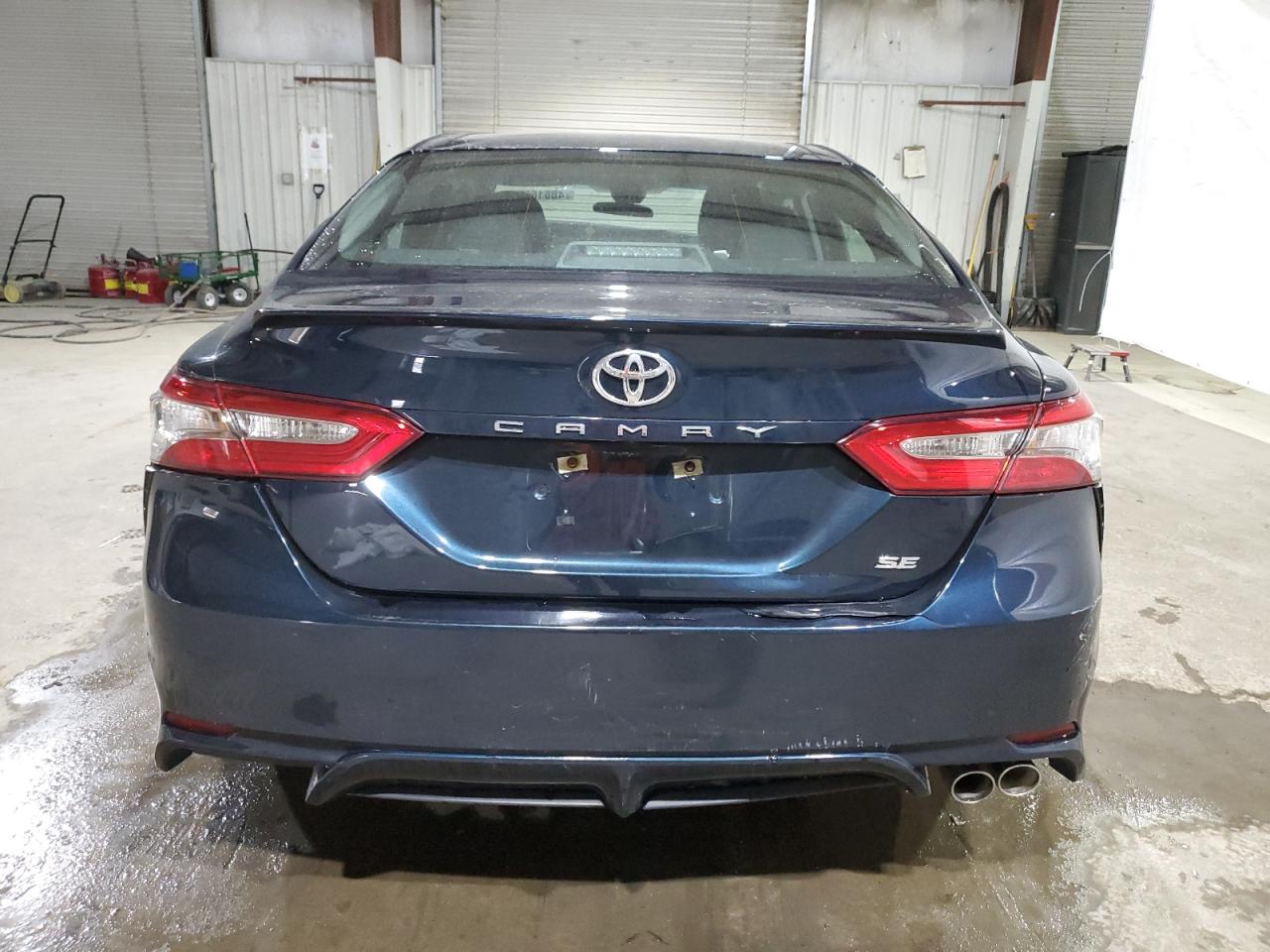 4T1B11HK5JU642043 2018 Toyota Camry L